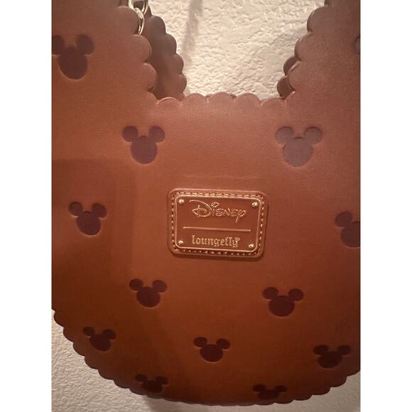 NWOT Disney Parks Loungefly Mickey Mouse Ice Cream Sandwich Crossbody Chain Bag - Picture 2 of 7